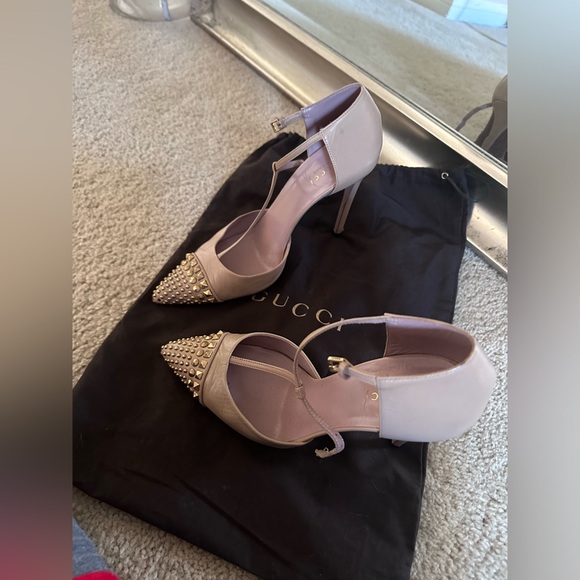 Gucci heels with grommets. One of my faves! - Picture 1 of 7